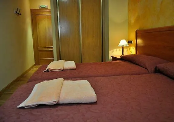 Hostal Puerta del Valle-1